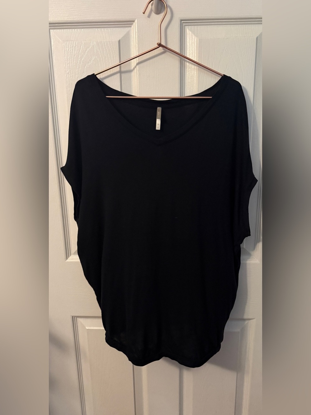 GAP PURE Collection Black V-Neck Women’s Lightweight Top